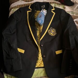 Harry Potter Hufflepuff Warner Bros. Black Blazer with Yellow Trim and Crest